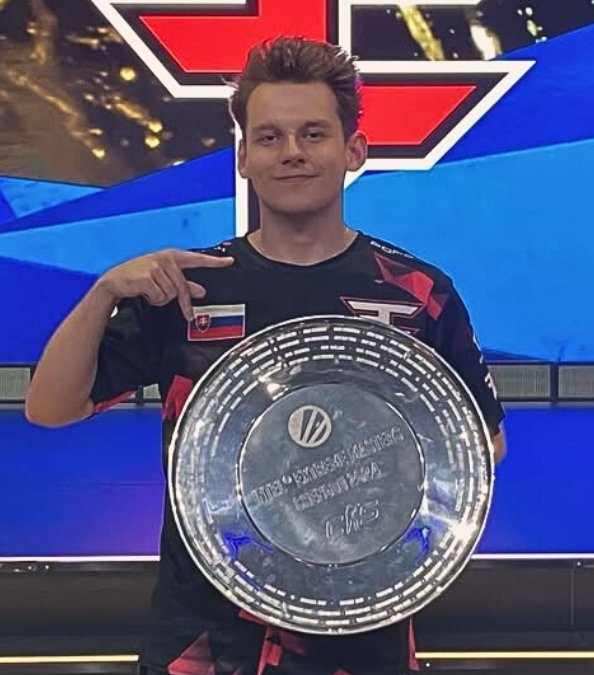 ?OverDrive：NaVi想签下frozen，但FaZe拒绝放人