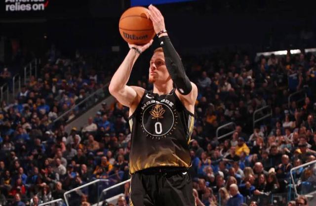 开云体育官网-普尔低迷勇士杀出3D奇兵！20+10让库里不孤单